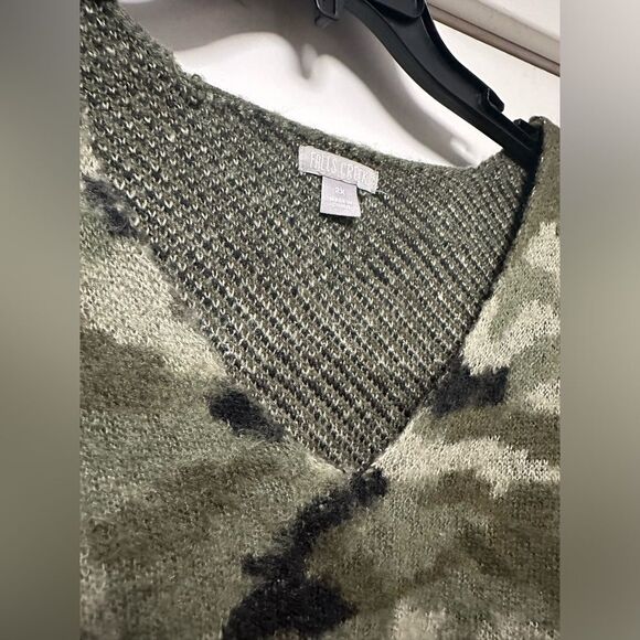 Woman’s Falls Creek V-Neck Sweater Camo Camouflage (711) - Picture 3 of 7